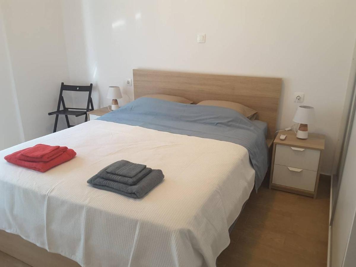 Seaview Apartment In Theheart Of Loutraki Экстерьер фото