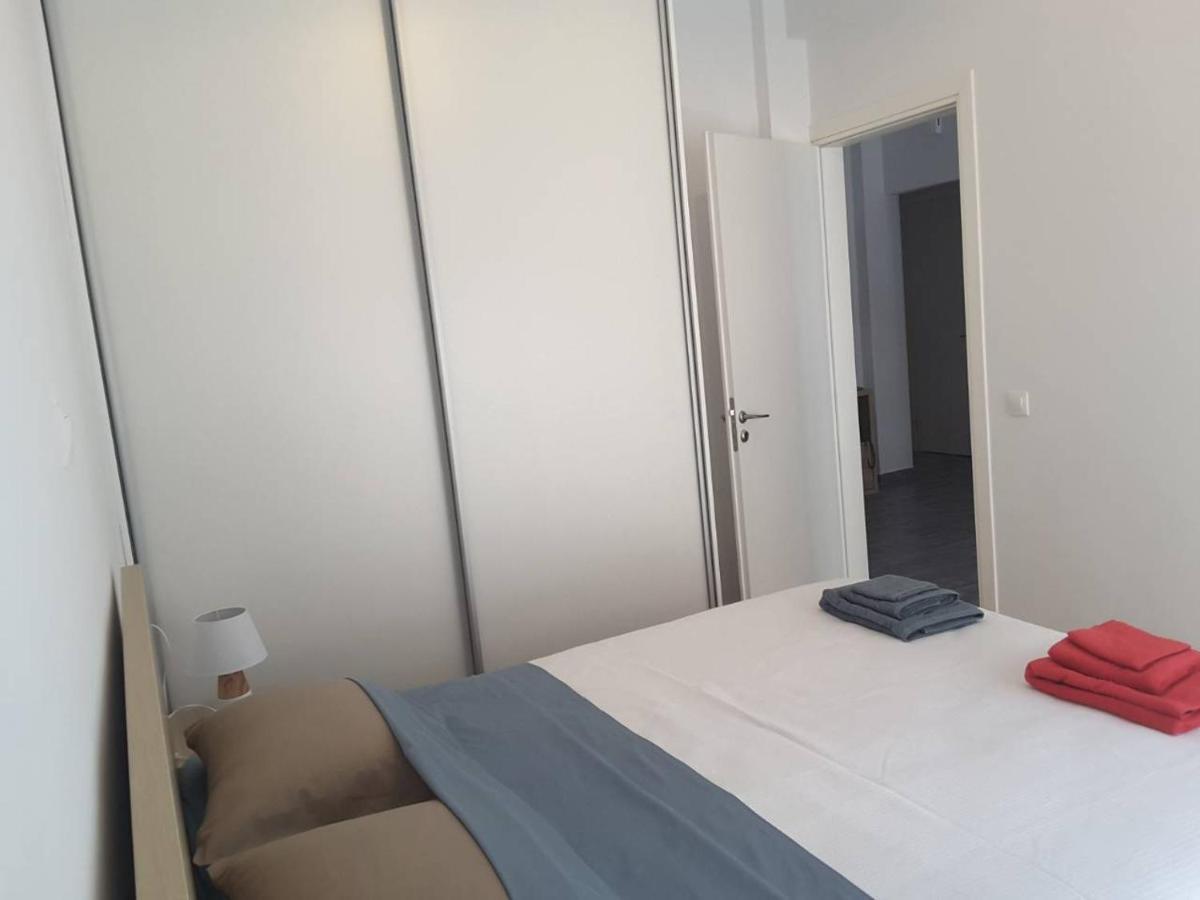 Seaview Apartment In Theheart Of Loutraki Экстерьер фото