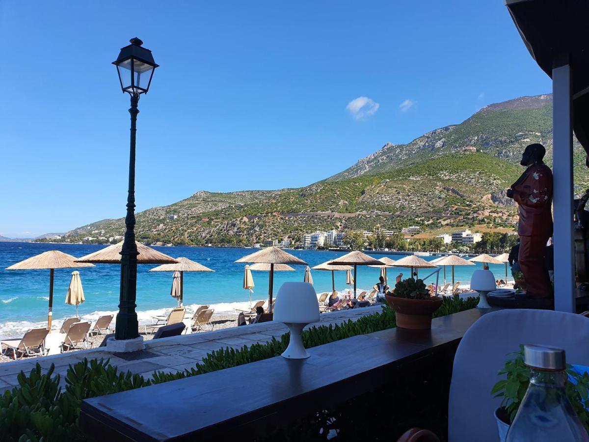 Seaview Apartment In Theheart Of Loutraki Экстерьер фото